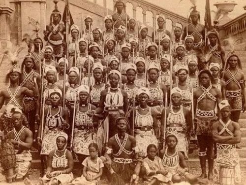 Hommage aux amazones noires du Dahomey (Bénin)