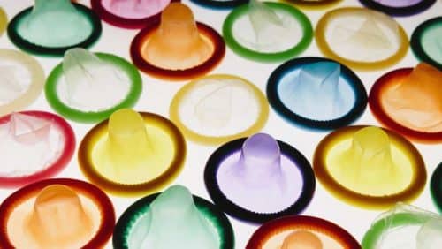 Le préservatif qui change de couleur au contact d'une M.S.T
